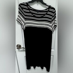 Max Edition T-Shirt Dress Size XL, Black & Off-White